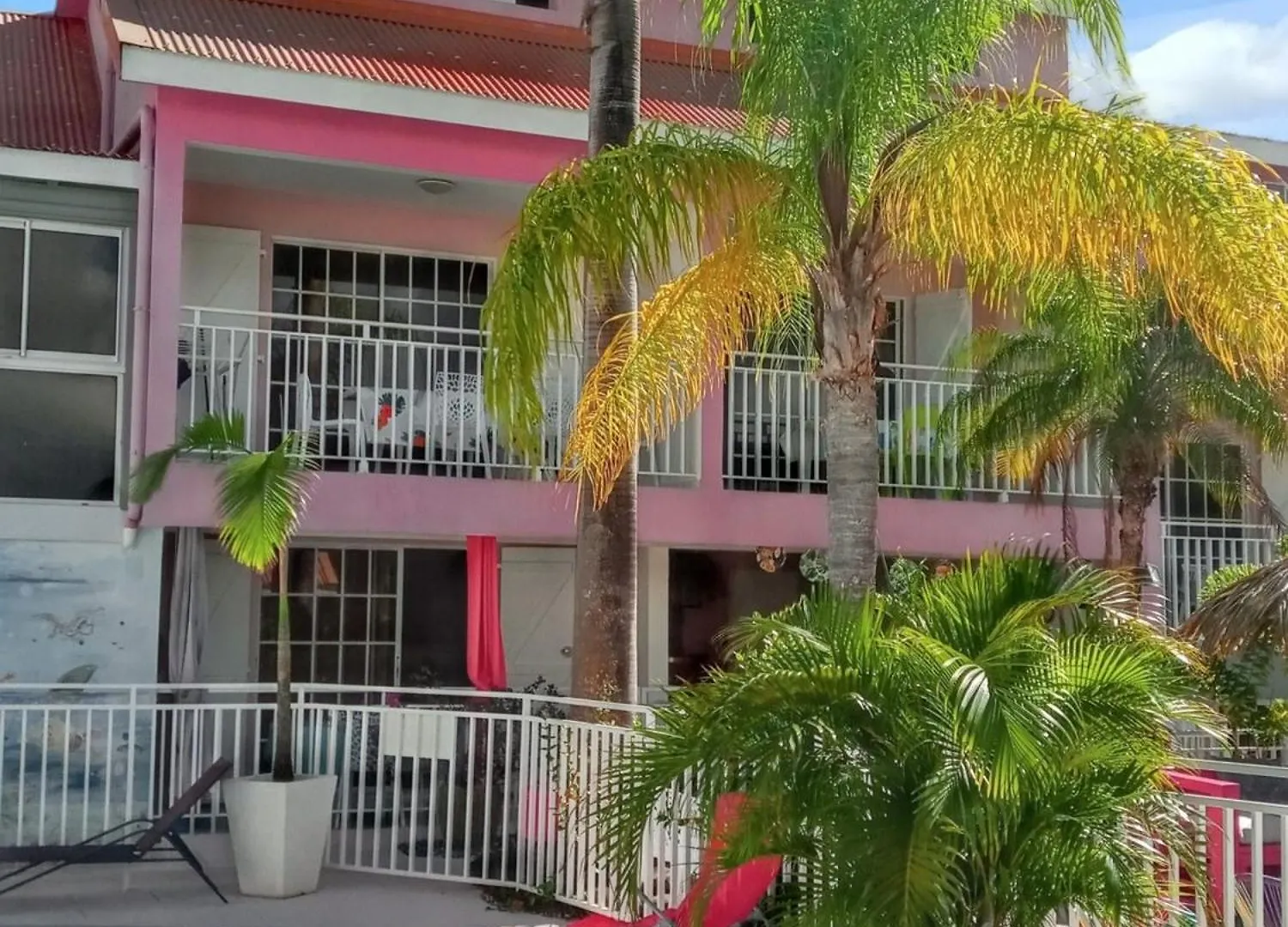 Charmant Sainte Anne: Apartment with Shared Pool Martinique